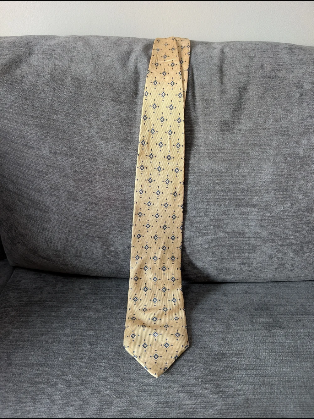 Nautica Men’s 100% Silk Tie Gold Navy Geometric Diamond Necktie